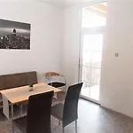 Appartement Fuer Bis Zu 6 Personen Mit Balkon *