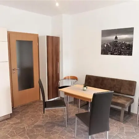 Appartement Fuer Bis Zu 6 Personen Mit Balkon *