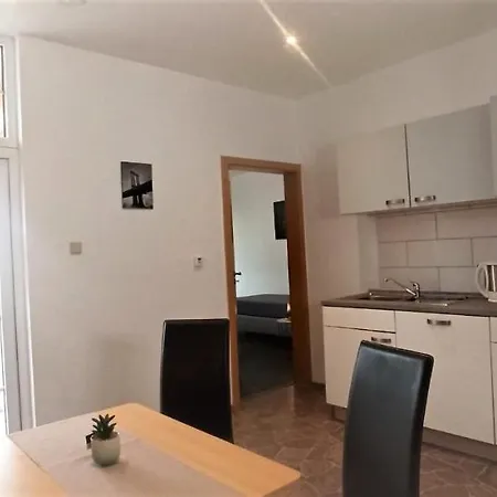 Apartment Für Bis Zu 6 Personen Mit Balkon *