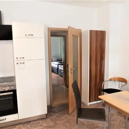 Appartement Fuer Bis Zu 6 Personen Mit Balkon Halberstadt