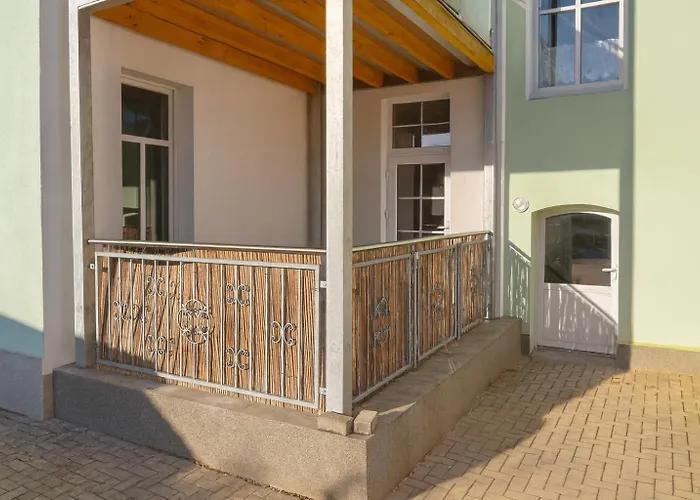 Für Bis Zu 6 Personen Mit Balkon *